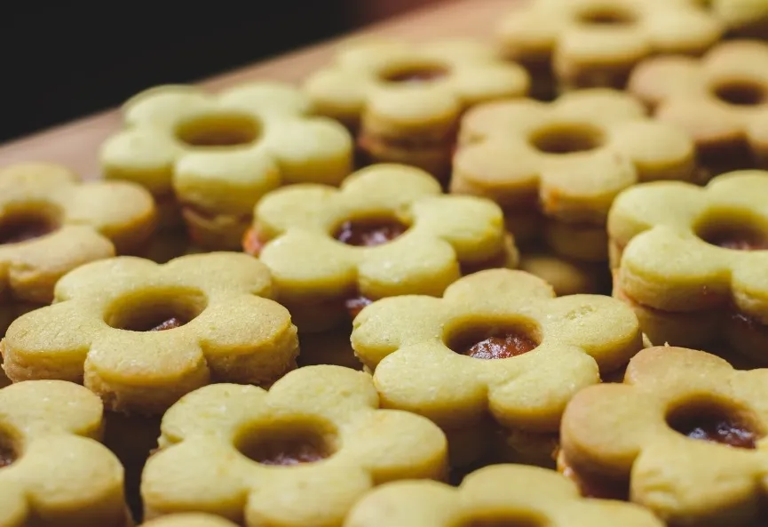 Dlaczego precyzja dozowania nadzienia ma kluczowe znaczenie w cukiernictwie?